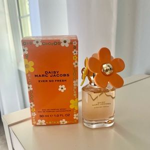 Daisy Marc Jacobs Ever So Fresh Perfume 1.0 FL OZ